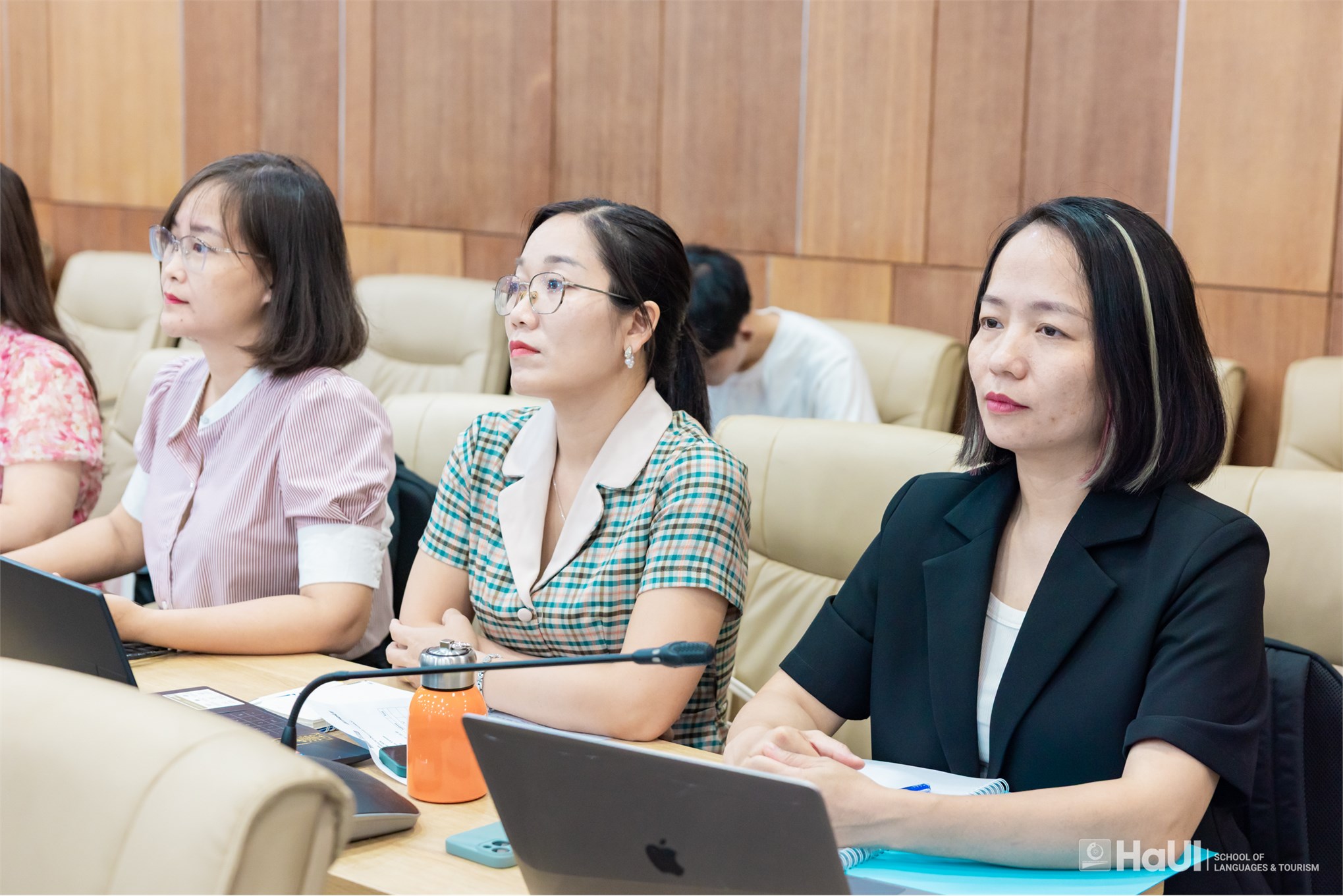 Khai mạc khóa tập huấn giảng viên Dự án NeoTECH English Works!