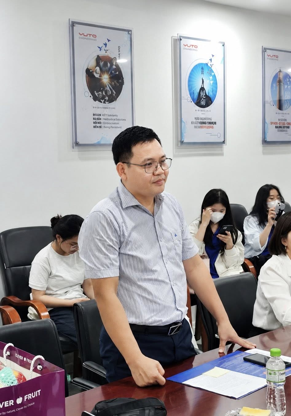 Sinh viên Trường Ngoại ngữ - Du lịch tham quan thực tế tại Công ty TNHH In bao bì Yuhua Việt Nam