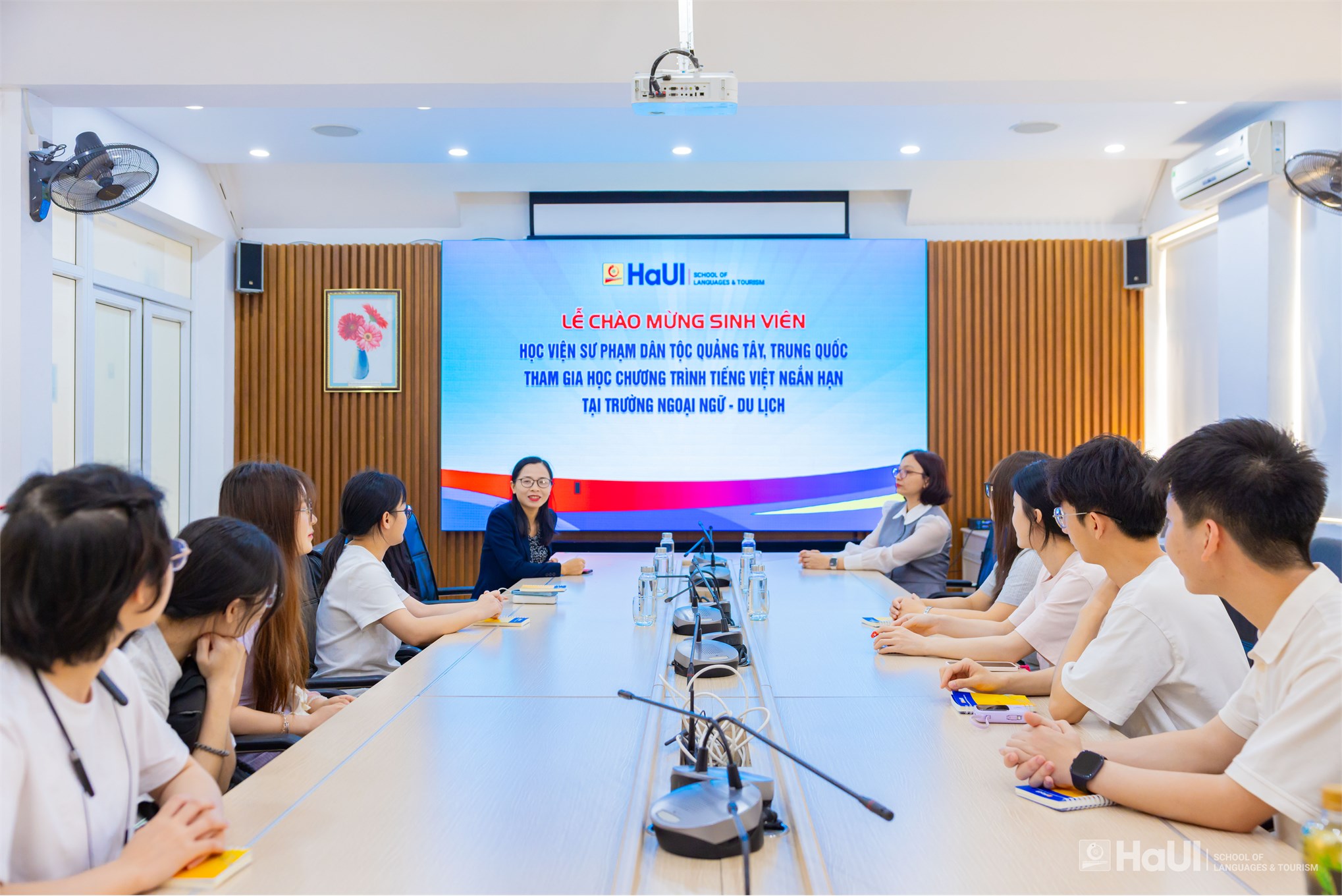 Trường Ngoại ngữ - Du lịch khai giảng khóa học Tiếng Việt ngắn hạn dành cho học viên Quảng Tây, Trung Quốc