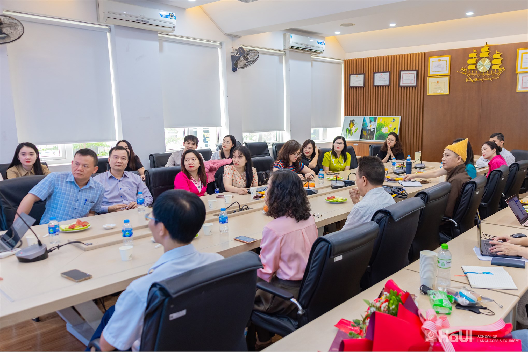 Trường Ngoại ngữ - Du lịch khai giảng Lớp định hướng chương trình đào tạo trình độ tiến sĩ ngành Ngôn ngữ học