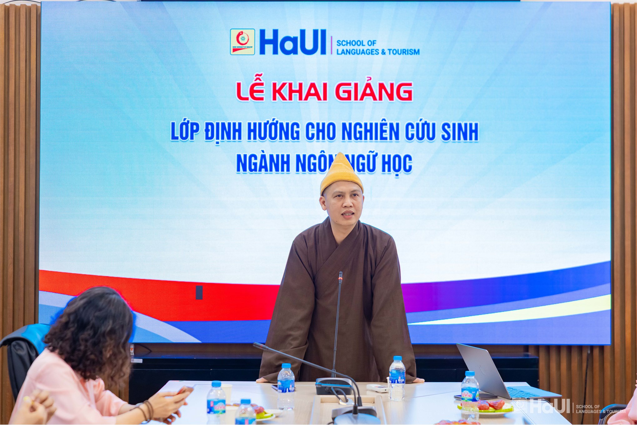 Trường Ngoại ngữ - Du lịch khai giảng Lớp định hướng chương trình đào tạo trình độ tiến sĩ ngành Ngôn ngữ học