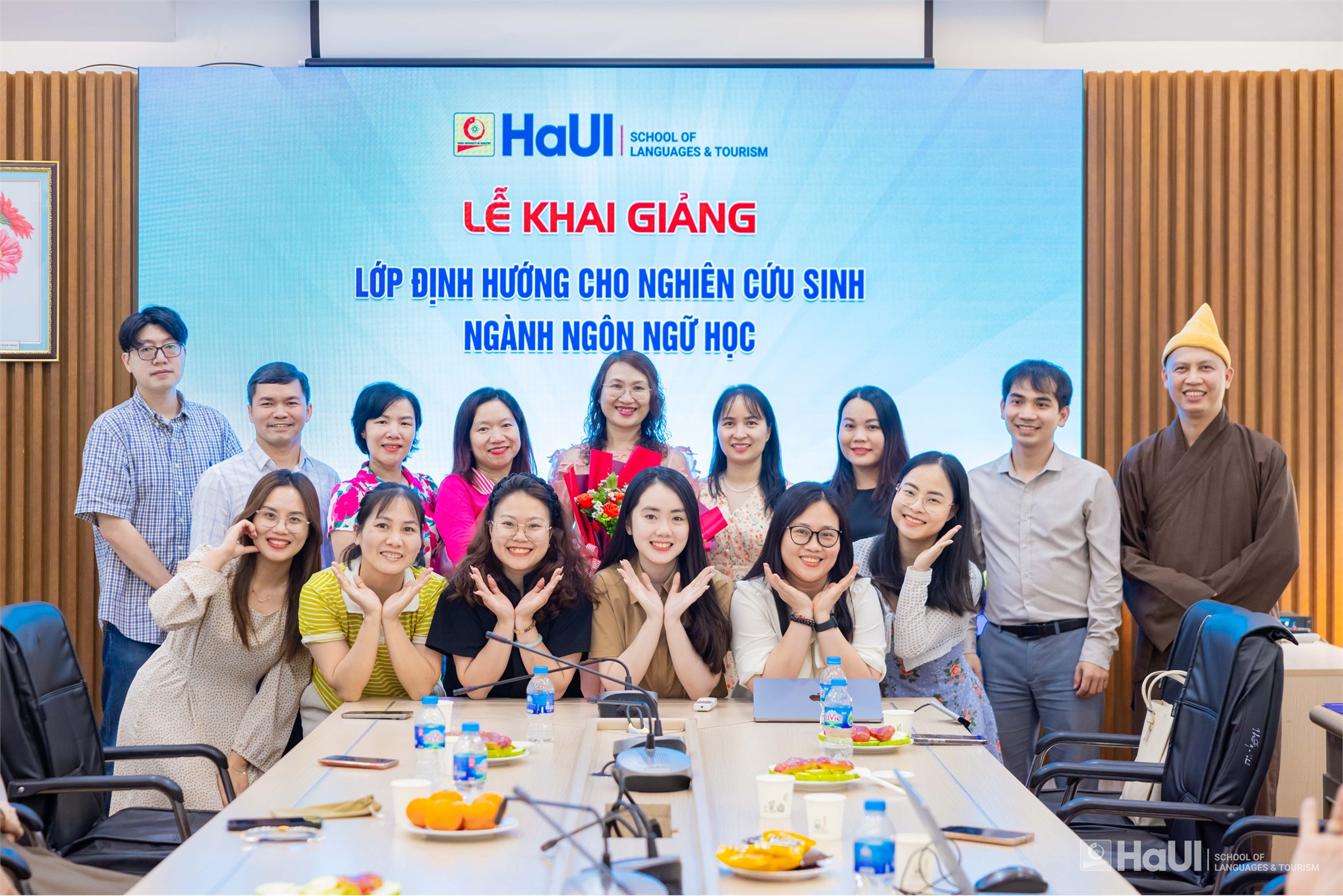 Trường Ngoại ngữ - Du lịch khai giảng Lớp định hướng chương trình đào tạo trình độ tiến sĩ ngành Ngôn ngữ học