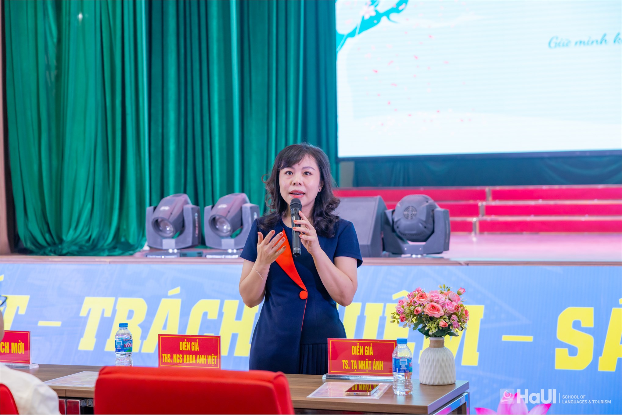Khoa Ngôn ngữ Nhật Bản tổ chức chuỗi tọa đàm về chăm sóc sức khỏe tinh thần cho sinh viên