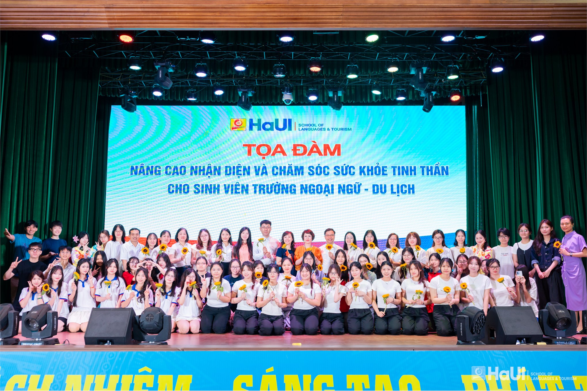 Khoa Ngôn ngữ Nhật Bản tổ chức chuỗi tọa đàm về chăm sóc sức khỏe tinh thần cho sinh viên