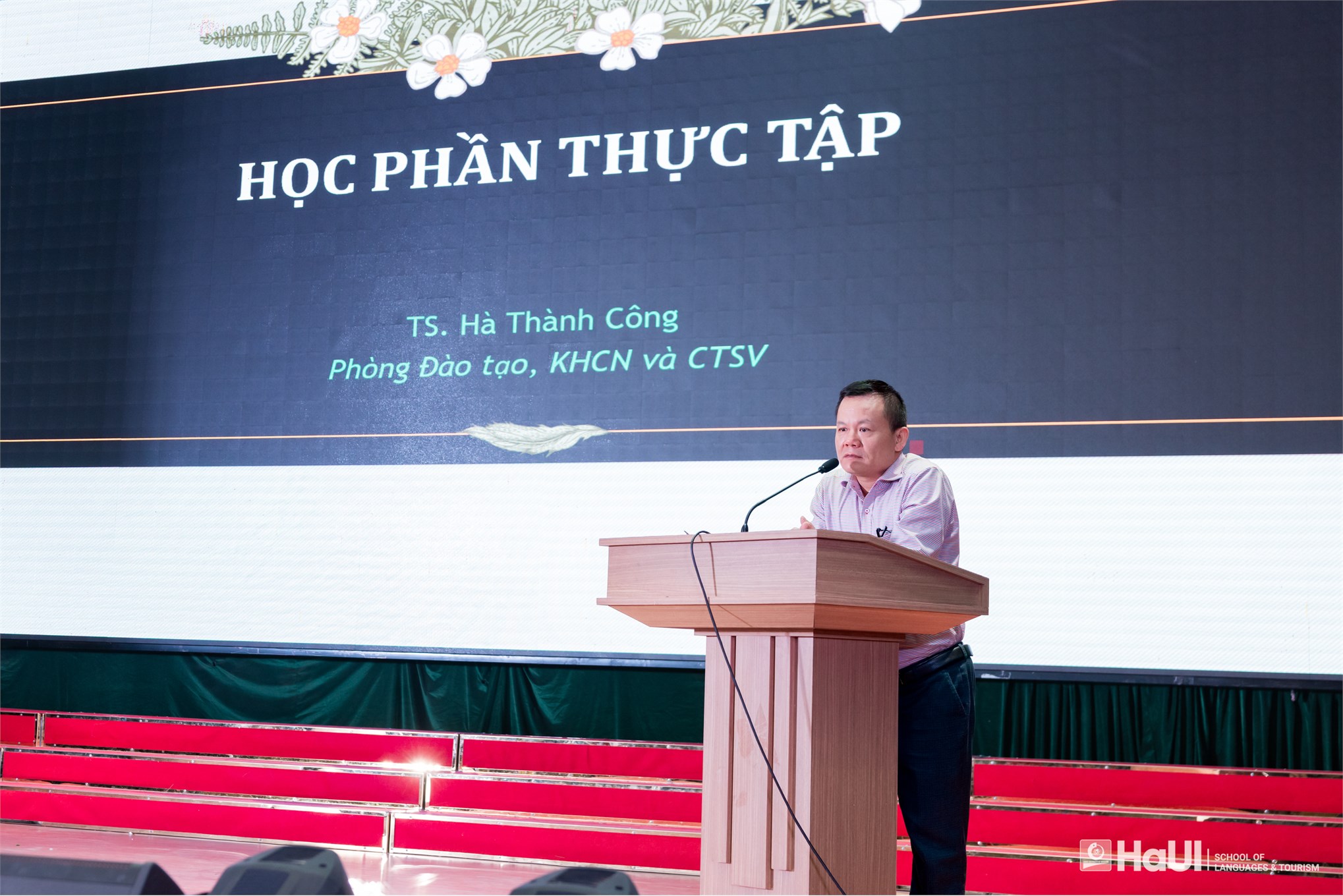 Trường Ngoại ngữ – Du lịch tổ chức Hội thảo định hướng thực tập cho sinh viên khóa 18 khối ngành Ngôn ngữ