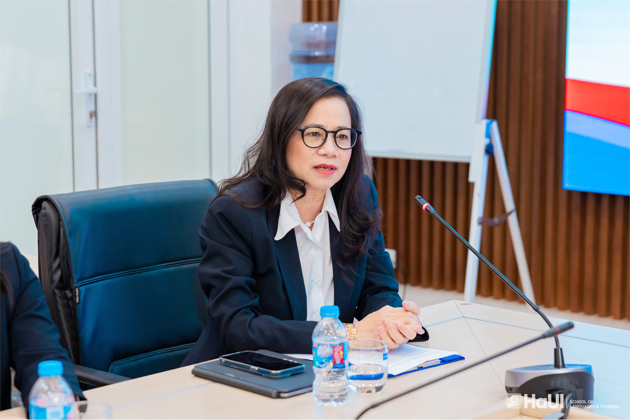 Trường Ngoại ngữ - Du lịch ký kết hợp tác với Vietravel, tăng cường gắn kết đào tạo với doanh nghiệp du lịch