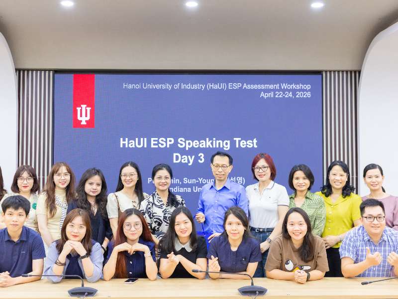 Giáo sư Đại học Indiana trao đổi chuyên môn về đánh giá tiếng Anh EOP tại Trường Ngoại ngữ - Du lịch