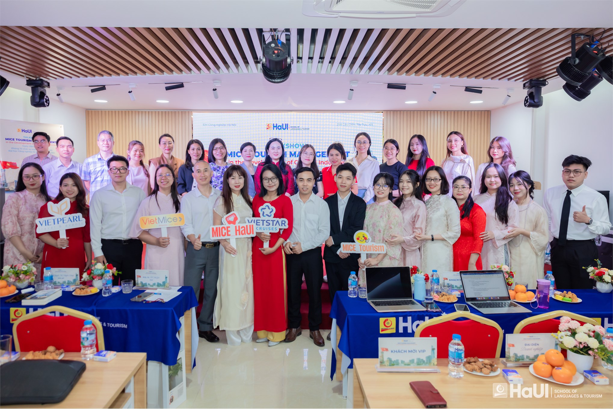 Talkshow về quản trị du lịch MICE trong phát triển công nghiệp văn hóa