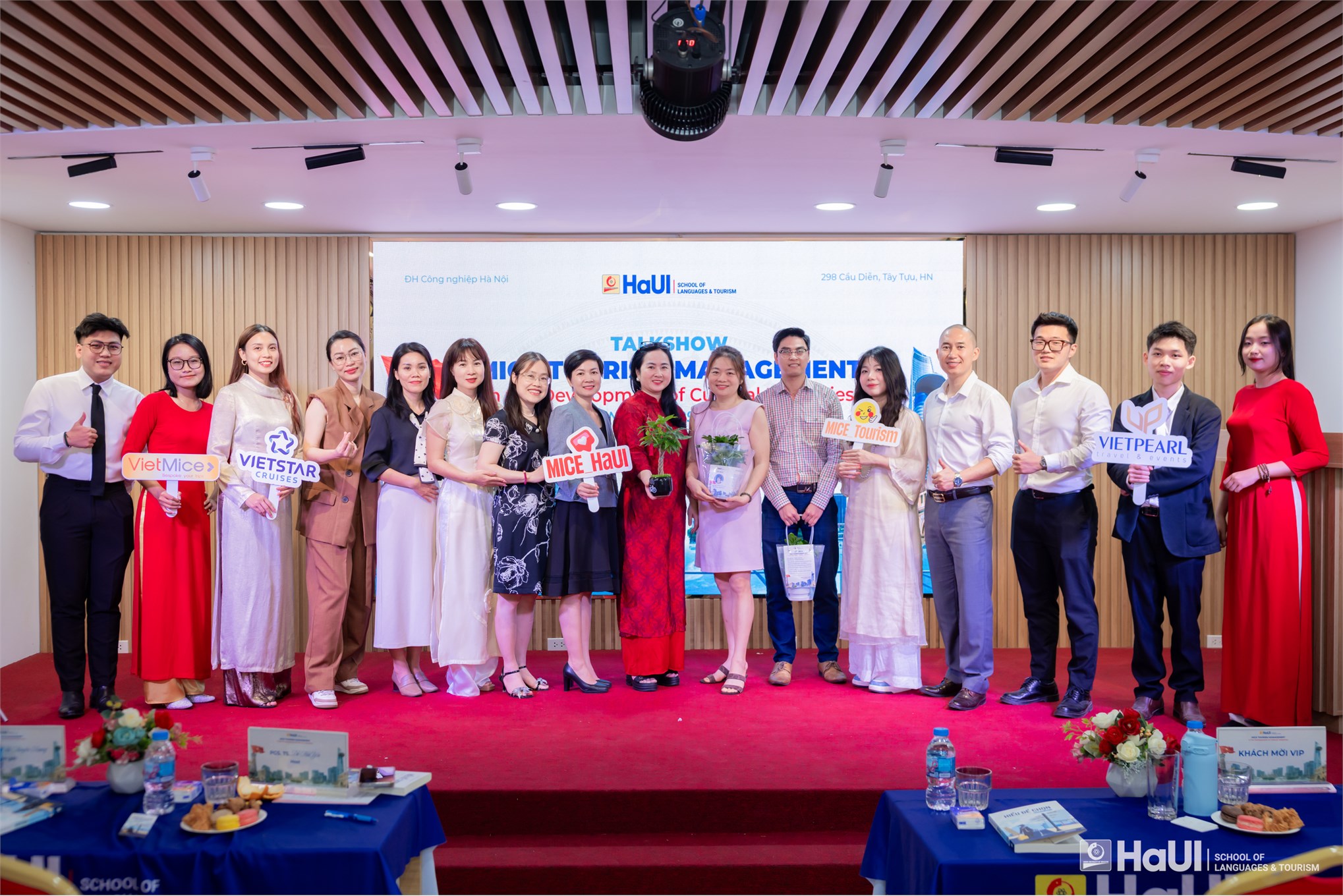 Talkshow về quản trị du lịch MICE trong phát triển công nghiệp văn hóa