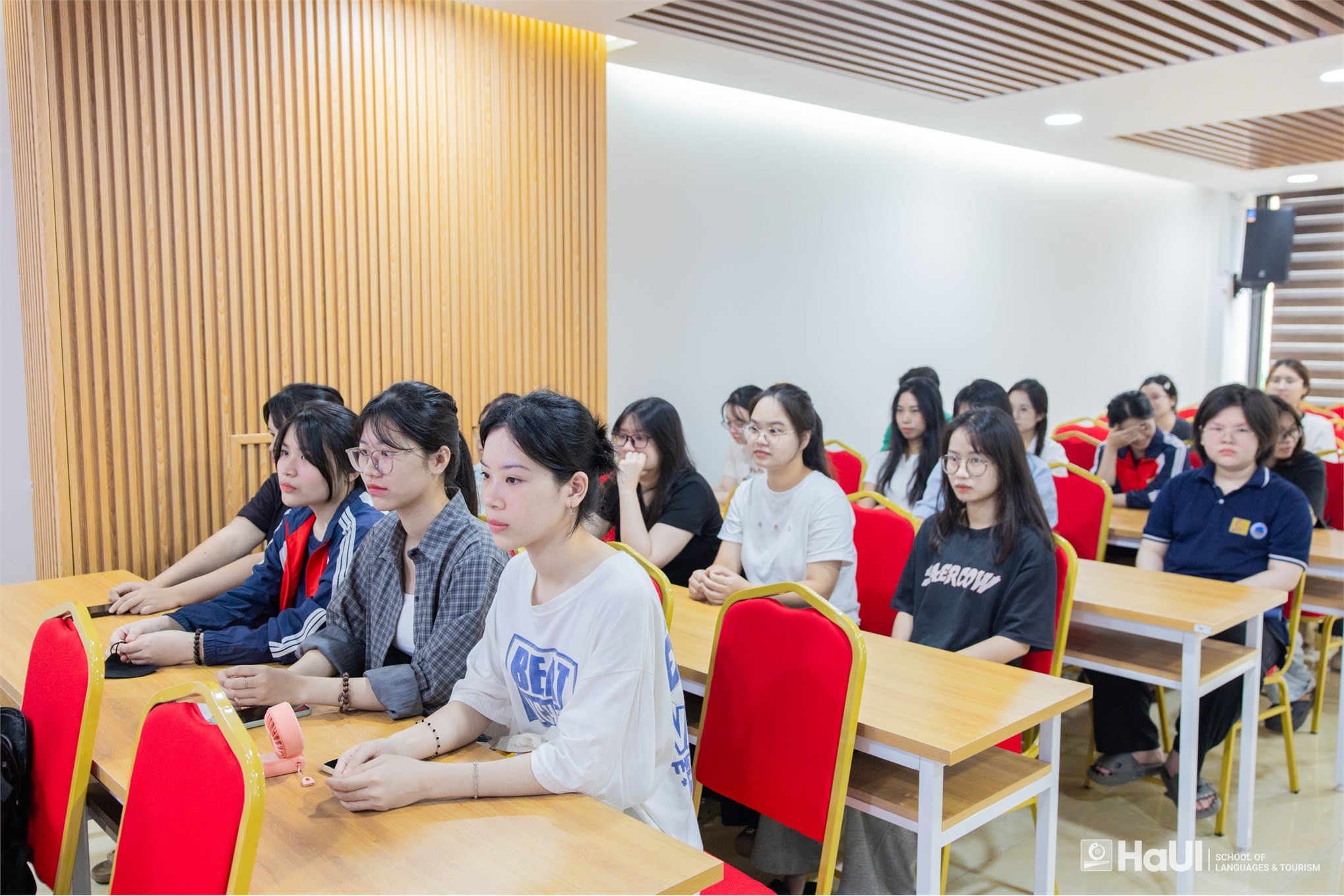 Khoa Ngôn ngữ Nhật Bản giới thiệu Chương trình Kỹ sư IT Evoltech Nhật Bản cho sinh viên
