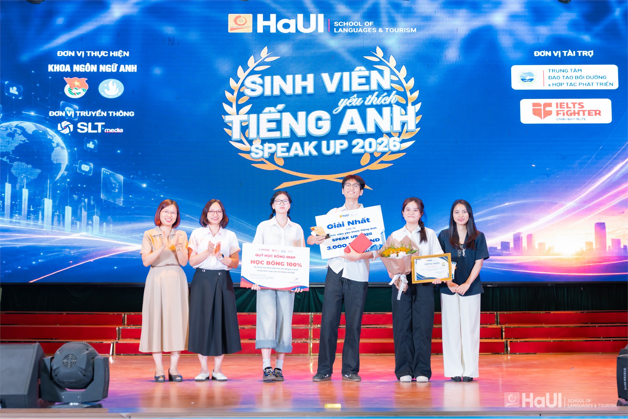 Chung kết Speak Up 2026: Lan tỏa tinh thần học tiếng Anh trong sinh viên Đại học Công nghiệp Hà Nội