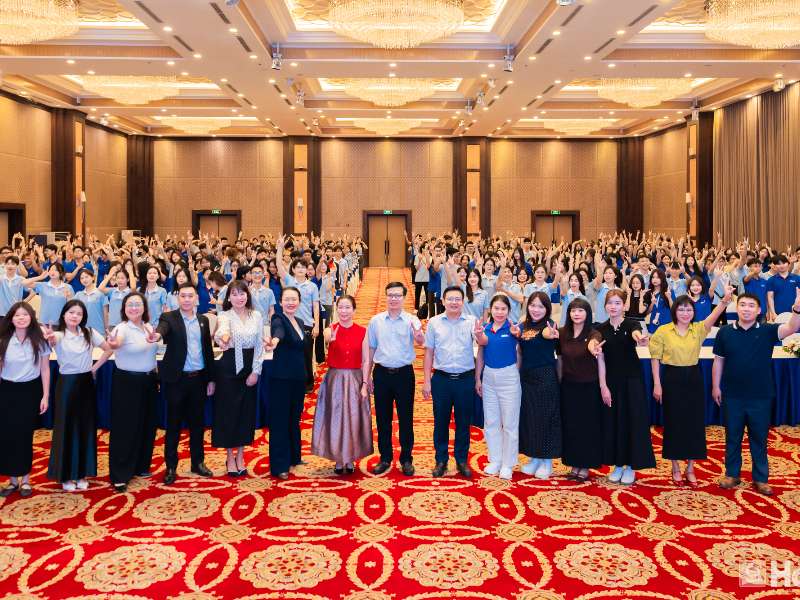 Sinh viên Khoa Du lịch và Khoa Quản trị Nhà hàng - Khách sạn tham gia chương trình định hướng nghề nghiệp cùng Vinpearl