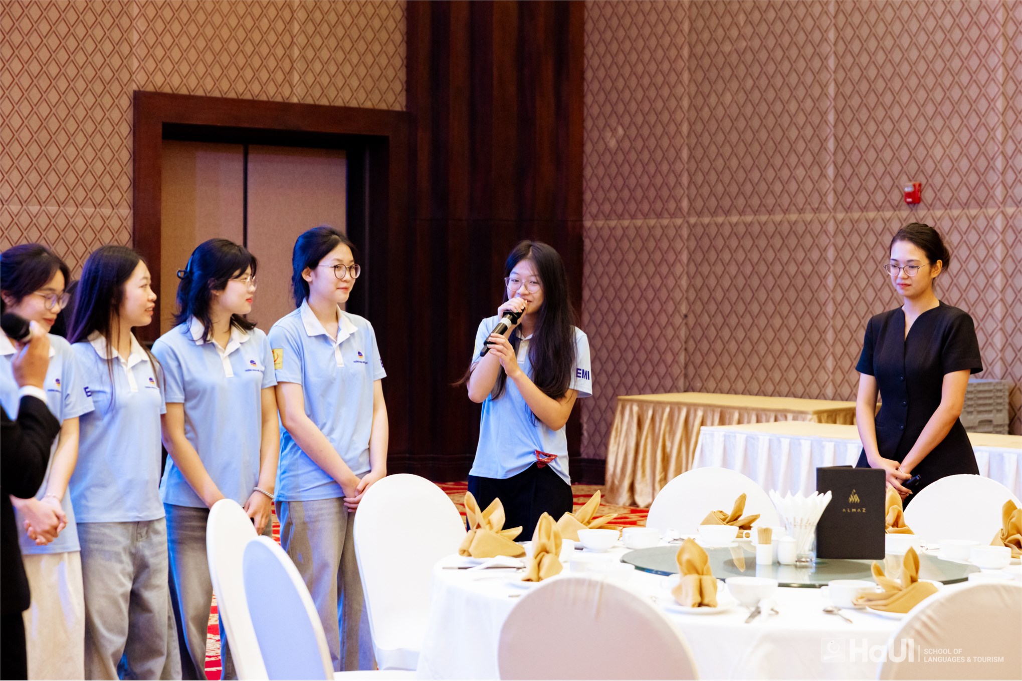Sinh viên Khoa Du lịch và Khoa Quản trị Nhà hàng - Khách sạn tham gia chương trình định hướng nghề nghiệp cùng Vinpearl