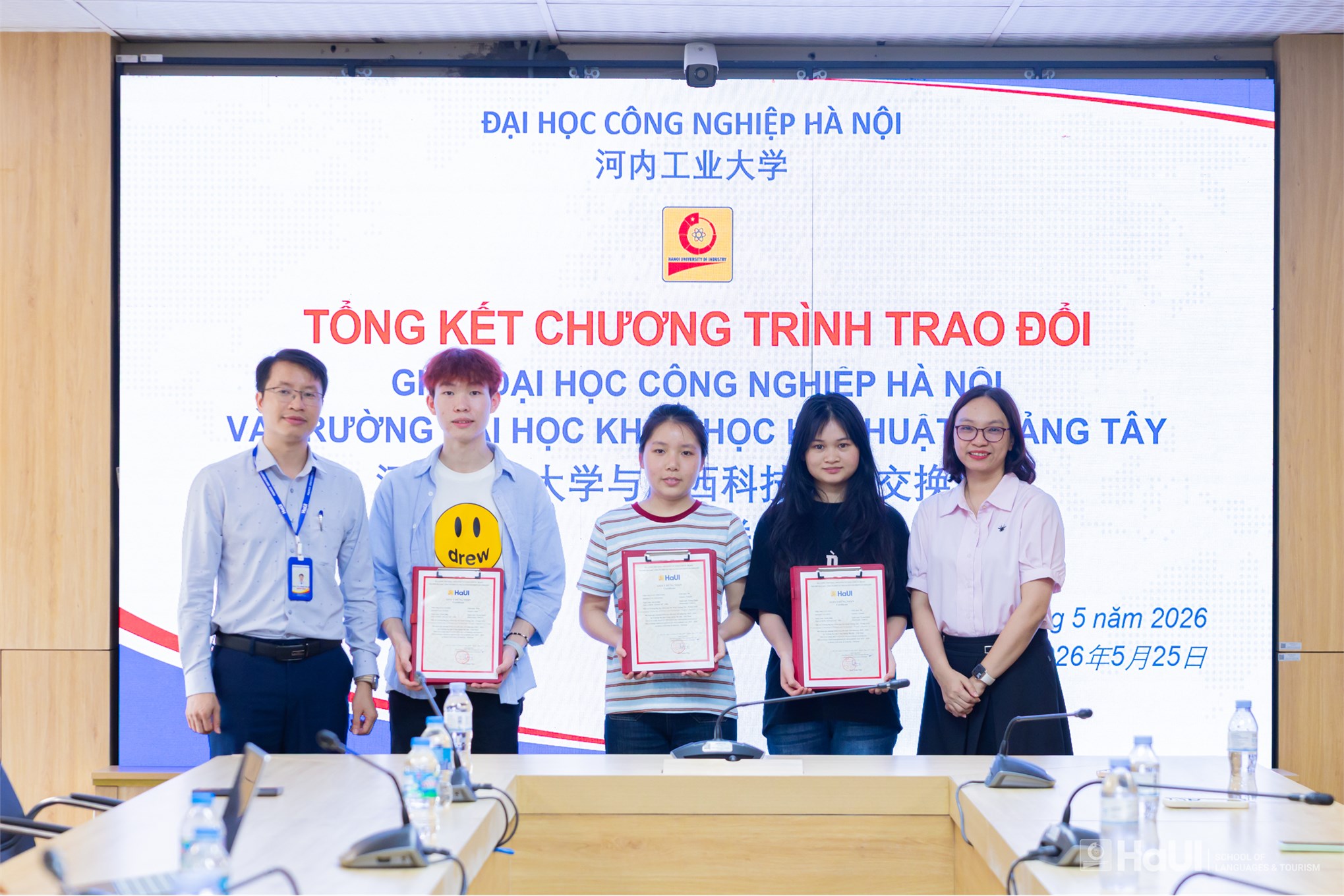 Sinh viên Đại học Khoa học Kỹ thuật Quảng Tây hoàn thành chương trình trao đổi 3+1 tại HaUI