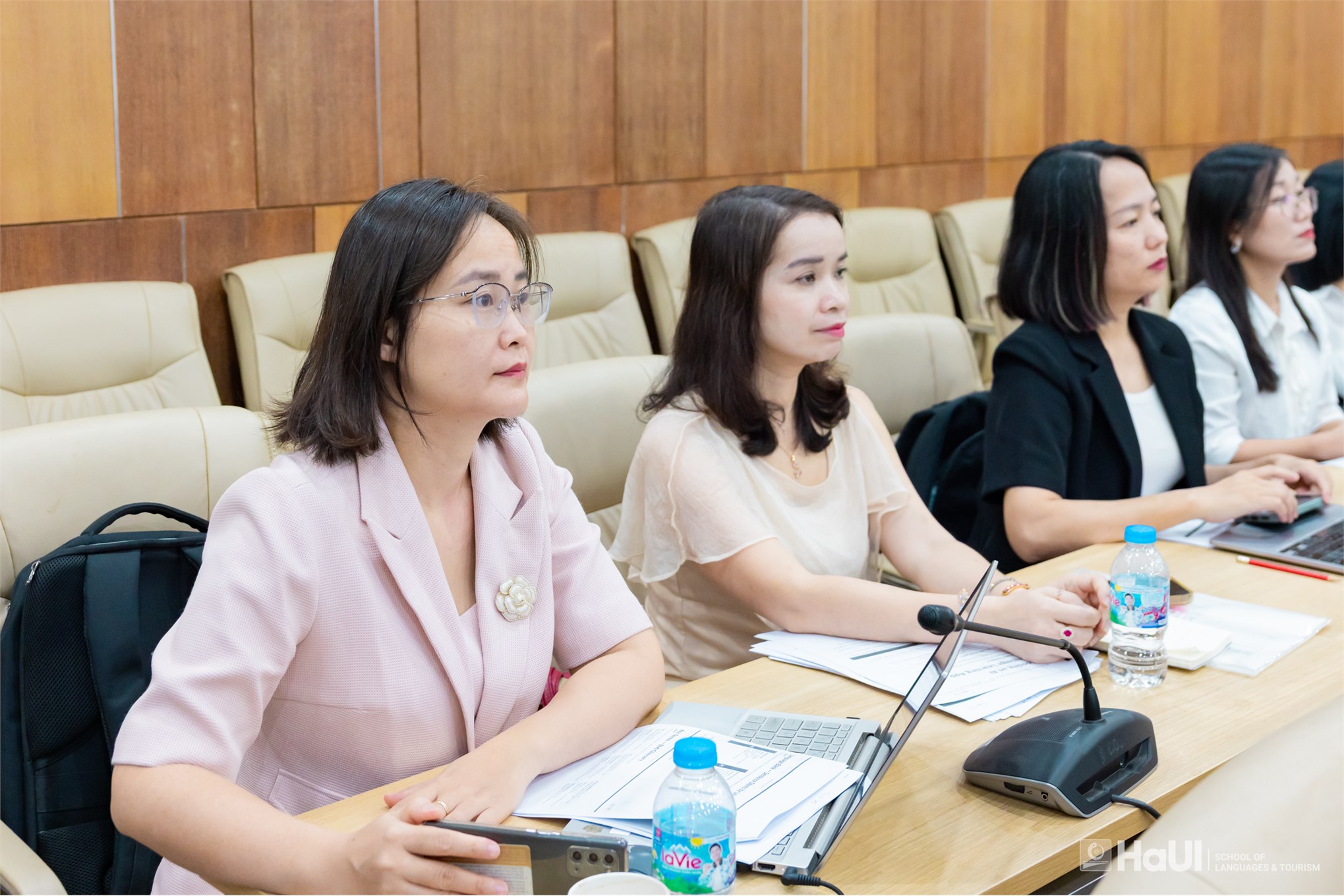 Trường Ngoại ngữ - Du lịch phối hợp với Văn phòng tiếng Anh khu vực, Đại sứ quán Hoa Kỳ tại Hà Nội tổ chức Workshop Training of Trainers NeoTECH English Works! 2026 khu vực phía Nam