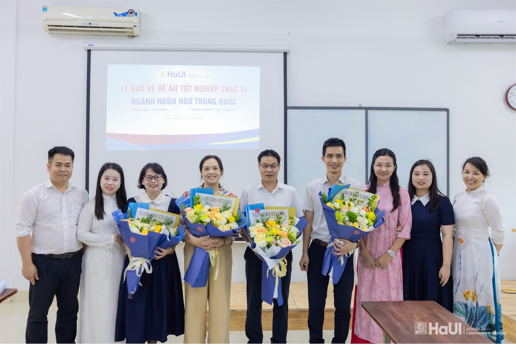 Học viên Cao học K14.2 ngành Ngôn ngữ Trung Quốc bảo vệ đề án tốt nghiệp thạc sĩ