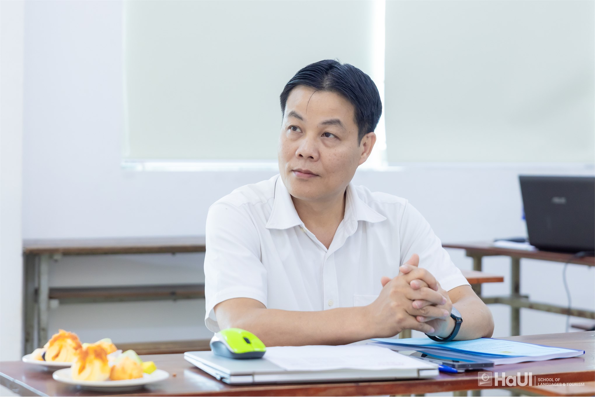 Học viên Cao học K14.2 ngành Ngôn ngữ Trung Quốc bảo vệ đề án tốt nghiệp thạc sĩ
