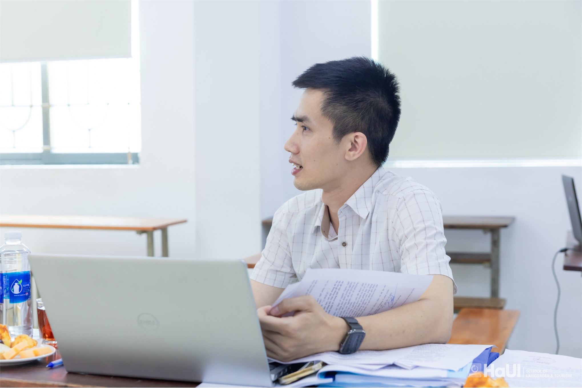 Học viên Cao học K14.2 ngành Ngôn ngữ Trung Quốc bảo vệ đề án tốt nghiệp thạc sĩ