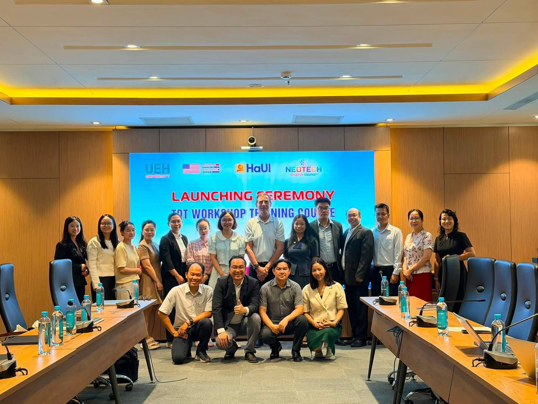 Trường Ngoại ngữ - Du lịch phối hợp với Văn phòng tiếng Anh khu vực, Đại sứ quán Hoa Kỳ tại Hà Nội tổ chức Workshop Training of Trainers NeoTECH English Works! 2026 khu vực phía Nam