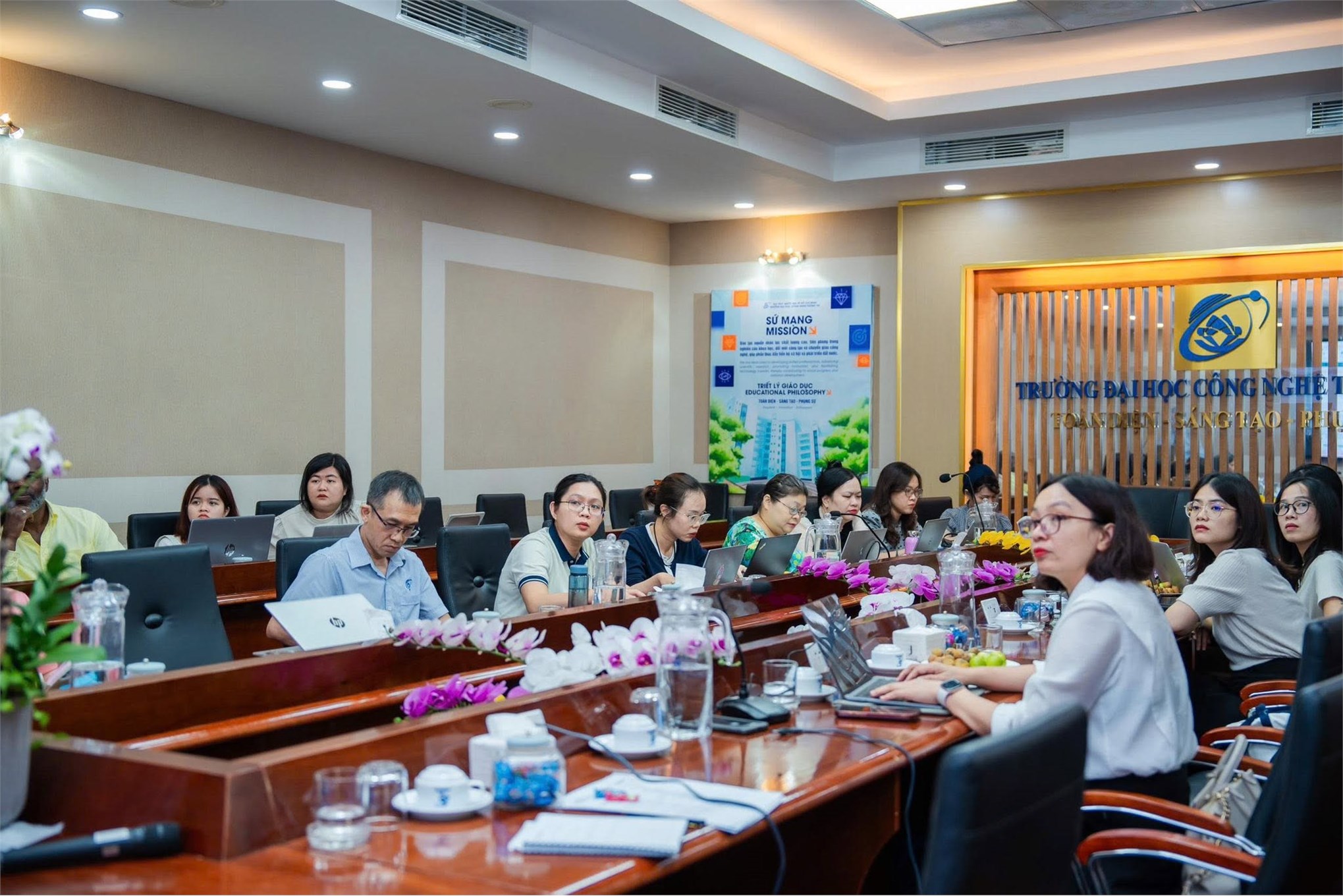 Trường Ngoại ngữ - Du lịch phối hợp với Văn phòng tiếng Anh khu vực, Đại sứ quán Hoa Kỳ tại Hà Nội tổ chức Workshop Training of Trainers NeoTECH English Works! 2026 khu vực phía Nam