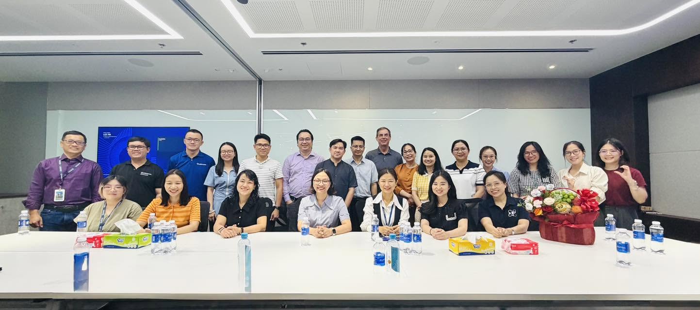 Trường Ngoại ngữ - Du lịch phối hợp với Văn phòng tiếng Anh khu vực, Đại sứ quán Hoa Kỳ tại Hà Nội tổ chức Workshop Training of Trainers NeoTECH English Works! 2026 khu vực phía Nam