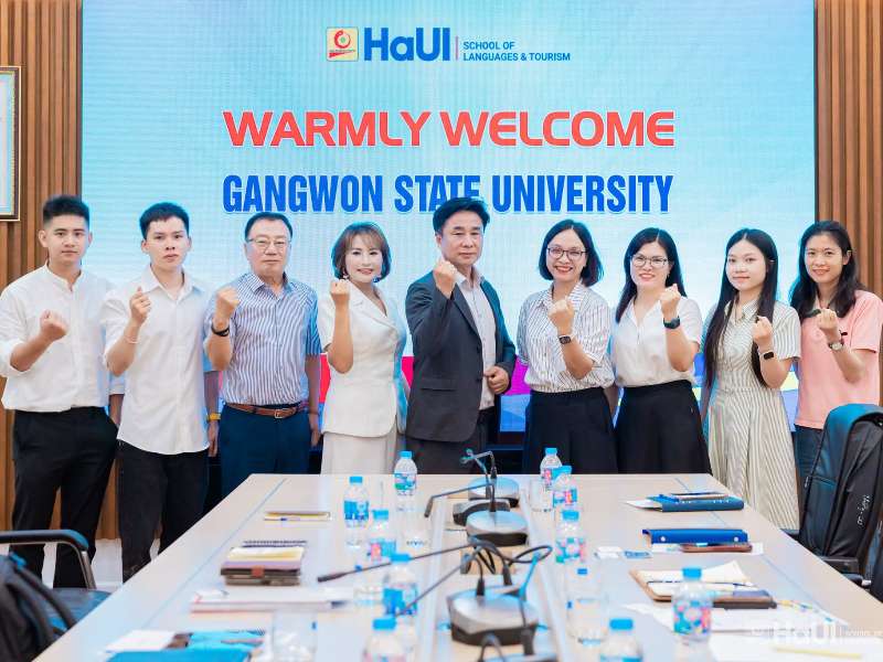 Trường Ngoại ngữ - Du lịch tiếp đón đại diện Trường Đại học tỉnh Gangwon, Hàn Quốc