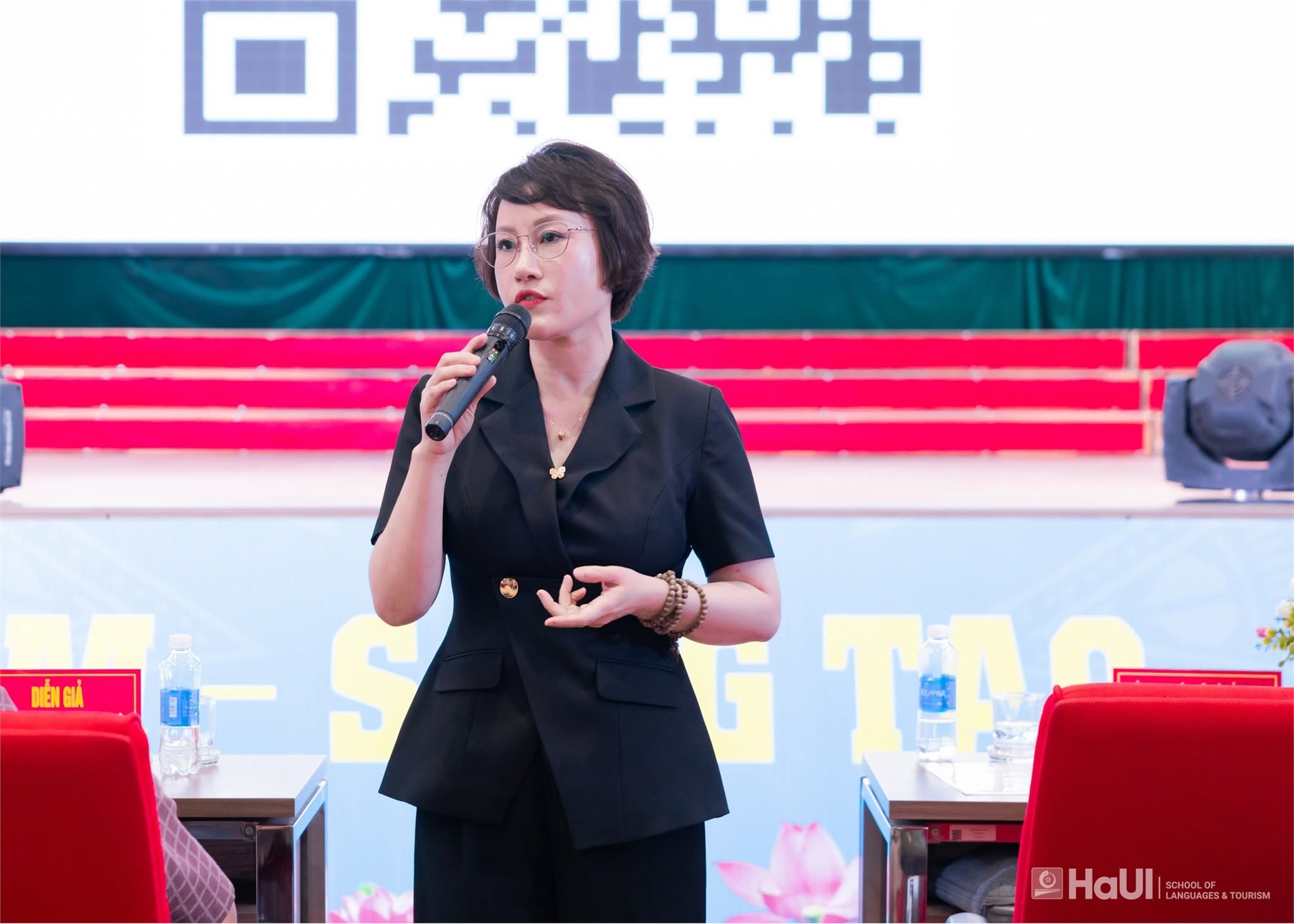 TS. Trần Thị Minh Phương - Trưởng khoa Ngôn ngữ Nhật Bản phát biểu tại chương trình 