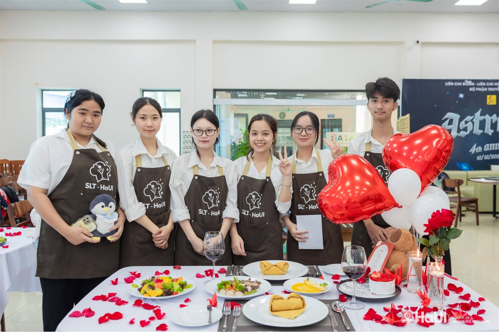 Sinh viên Trường Ngoại ngữ - Du lịch tự tin thể hiện kỹ năng nghề nghiệp tại cuộc thi Elite Master Chef
