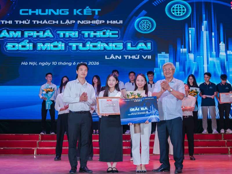 Hạ Thái Lacquer - Local Touch đạt giải Ba cuộc thi “Thử thách lập nghiệp” HaUI lần thứ VII