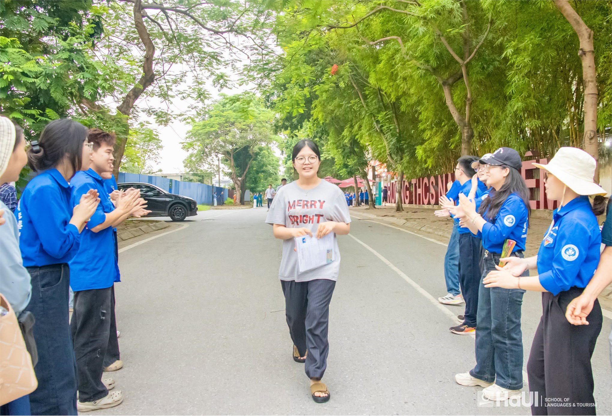 Tuổi trẻ Trường Ngoại ngữ - Du lịch đồng hành cùng thí sinh trong kỳ thi tốt nghiệp THPT năm 2026