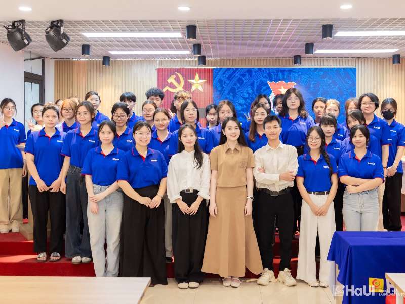 Đại hội Chi đoàn các lớp Đại học khóa 20 Trường Ngoại ngữ - Du lịch nhiệm kỳ 2026 - 2027
