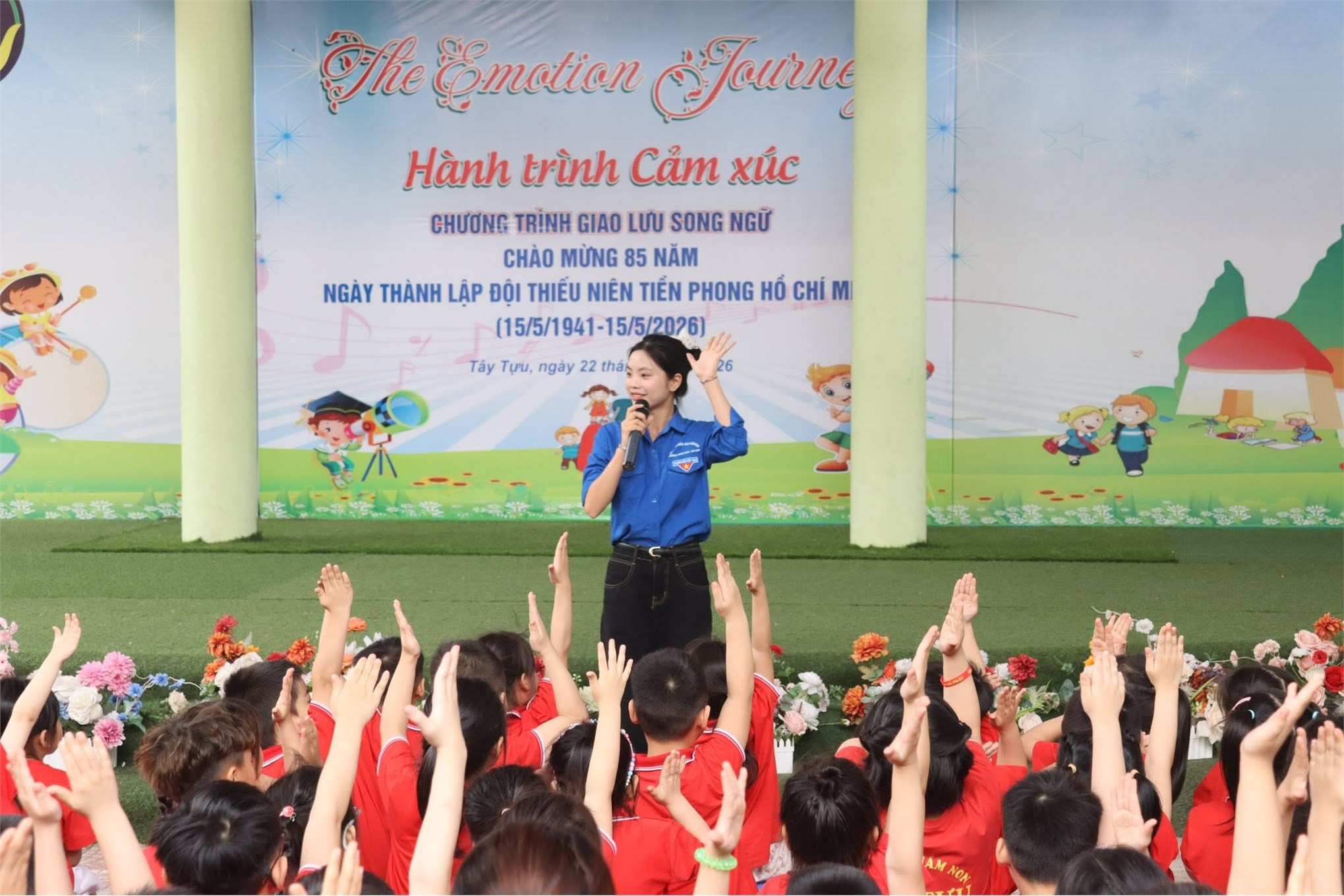Tuổi trẻ Trường Ngoại ngữ - Du lịch lan tỏa tinh thần học ngoại ngữ tới học sinh các trường tại Phường Tây Tựu, Thành phố Hà Nội