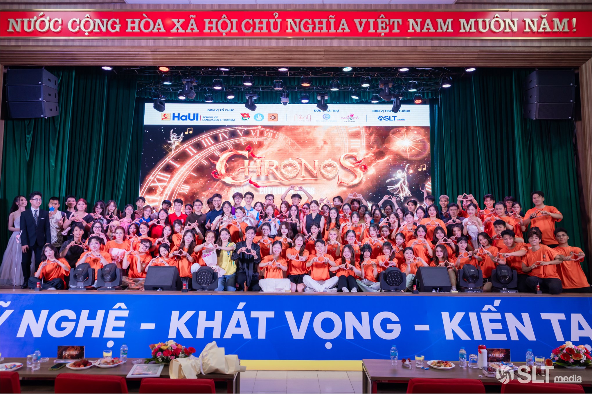 Trường Ngoại ngữ - Du lịch tổ chức chương trình nghệ thuật Euphoria 2026 - Chronos