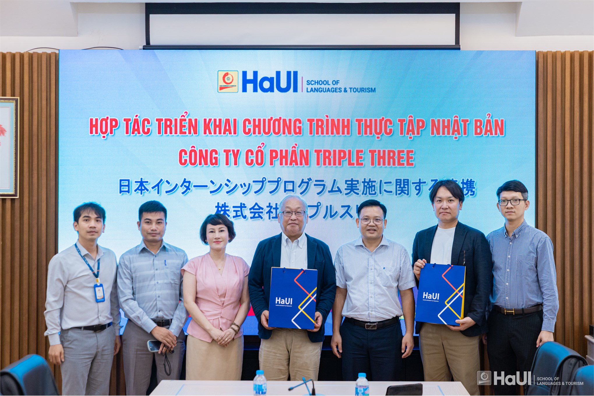 Trường Ngoại ngữ - Du lịch làm việc với Công ty Cổ phần Triple Three về triển khai Chương trình thực tập Nhật Bản
