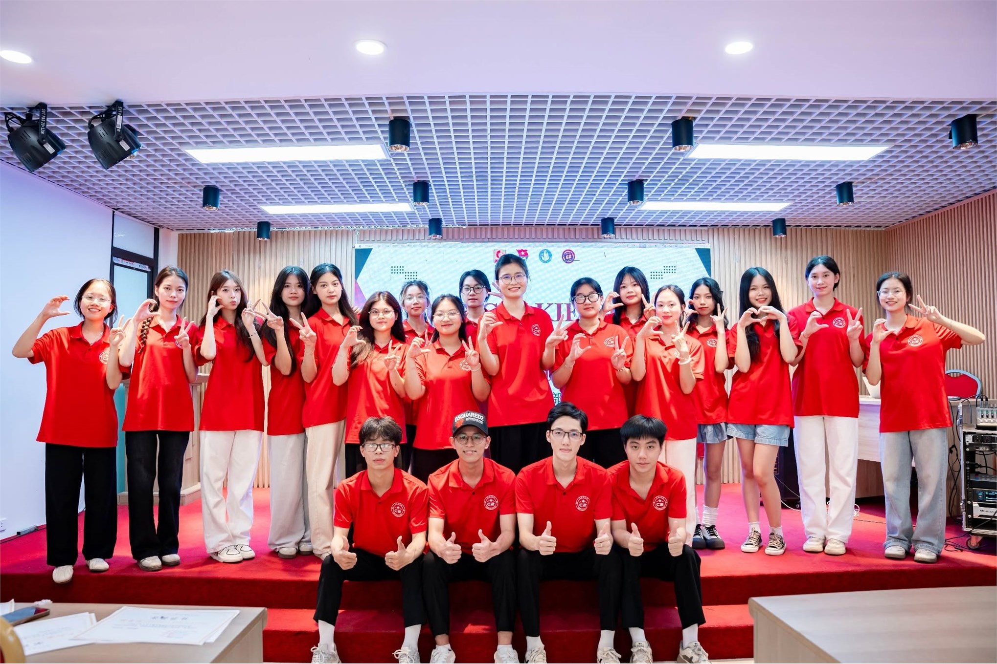 Mỗi hành trình đều bắt đầu từ một lựa chọn: Câu chuyện của Lương Nguyệt Anh dưới mái nhà Khoa Ngôn ngữ Trung Quốc