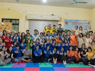 Ngày hè Xanh 2025: Tuổi trẻ Trường Ngoại ngữ - Du lịch lan tỏa yêu thương đến cộng đồng