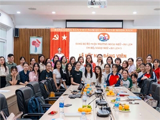 Chi bộ Ngoại ngữ - Du lịch 3 tổ chức Lễ kết nạp đảng viên mới