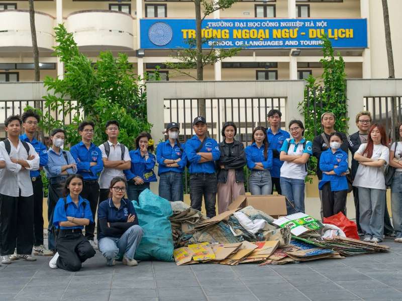 Tuổi trẻ Trường Ngoại ngữ - Du lịch tích cực chuẩn bị cho chương trình tình nguyện “Ngày hè Xanh”