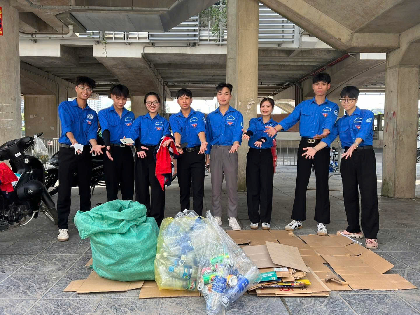 Tuổi trẻ Trường Ngoại ngữ - Du lịch tích cực chuẩn bị cho chương trình tình nguyện “Ngày hè Xanh”