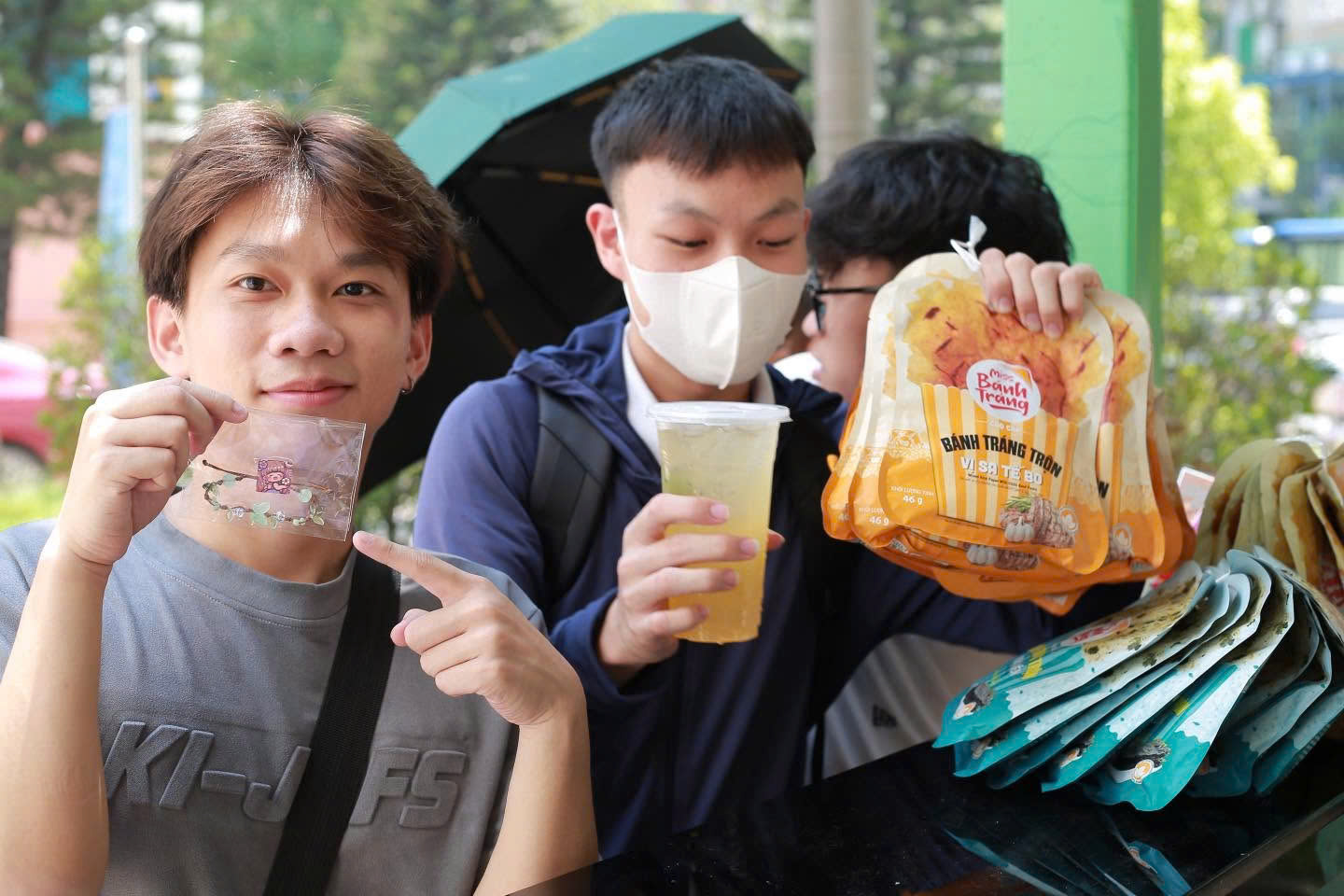 Tuổi trẻ Trường Ngoại ngữ - Du lịch tích cực chuẩn bị cho chương trình tình nguyện “Ngày hè Xanh”