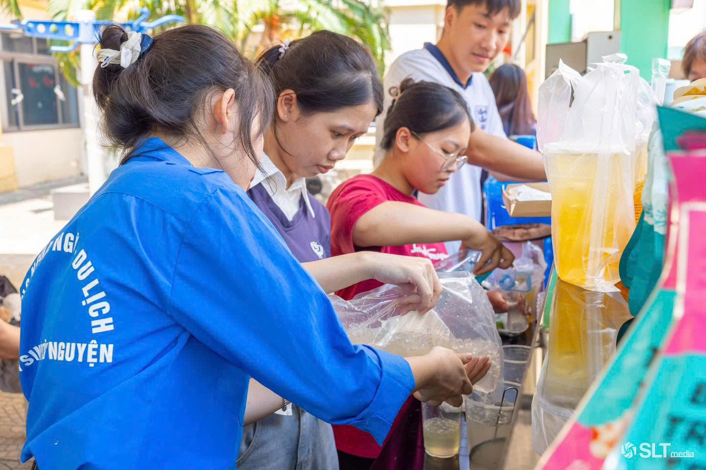 Tuổi trẻ Trường Ngoại ngữ - Du lịch tích cực chuẩn bị cho chương trình tình nguyện “Ngày hè Xanh”