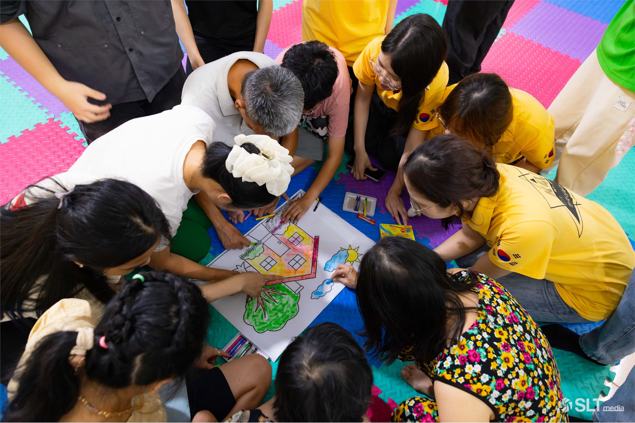 Ngày hè Xanh 2025: Tuổi trẻ Trường Ngoại ngữ - Du lịch lan tỏa yêu thương đến cộng đồng