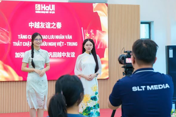 Mỗi hành trình đều bắt đầu từ một lựa chọn: Câu chuyện của Lương Nguyệt Anh dưới mái nhà Khoa Ngôn ngữ Trung Quốc