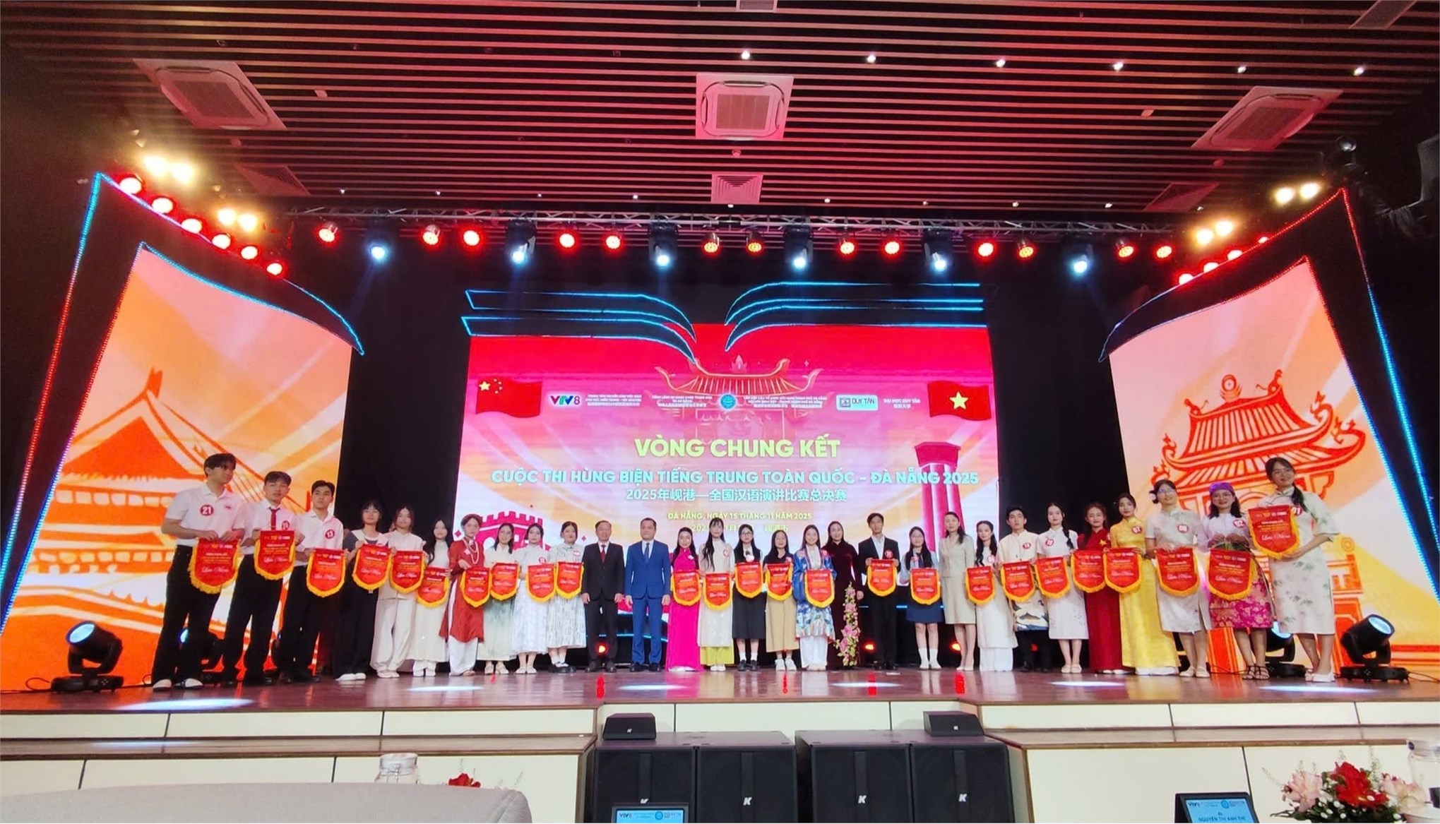 Mỗi hành trình đều bắt đầu từ một lựa chọn: Câu chuyện của Lương Nguyệt Anh dưới mái nhà Khoa Ngôn ngữ Trung Quốc