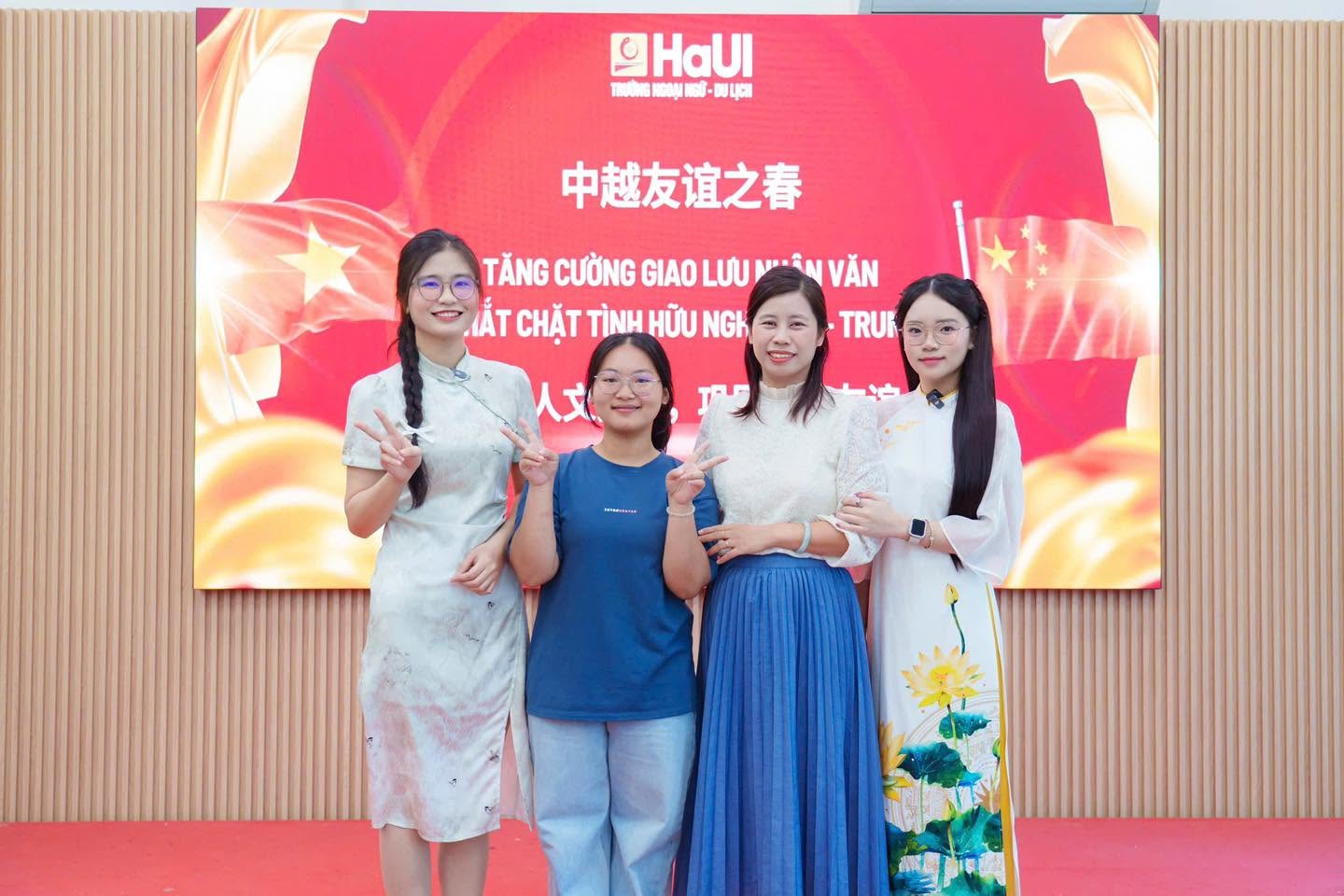 Mỗi hành trình đều bắt đầu từ một lựa chọn: Câu chuyện của Lương Nguyệt Anh dưới mái nhà Khoa Ngôn ngữ Trung Quốc