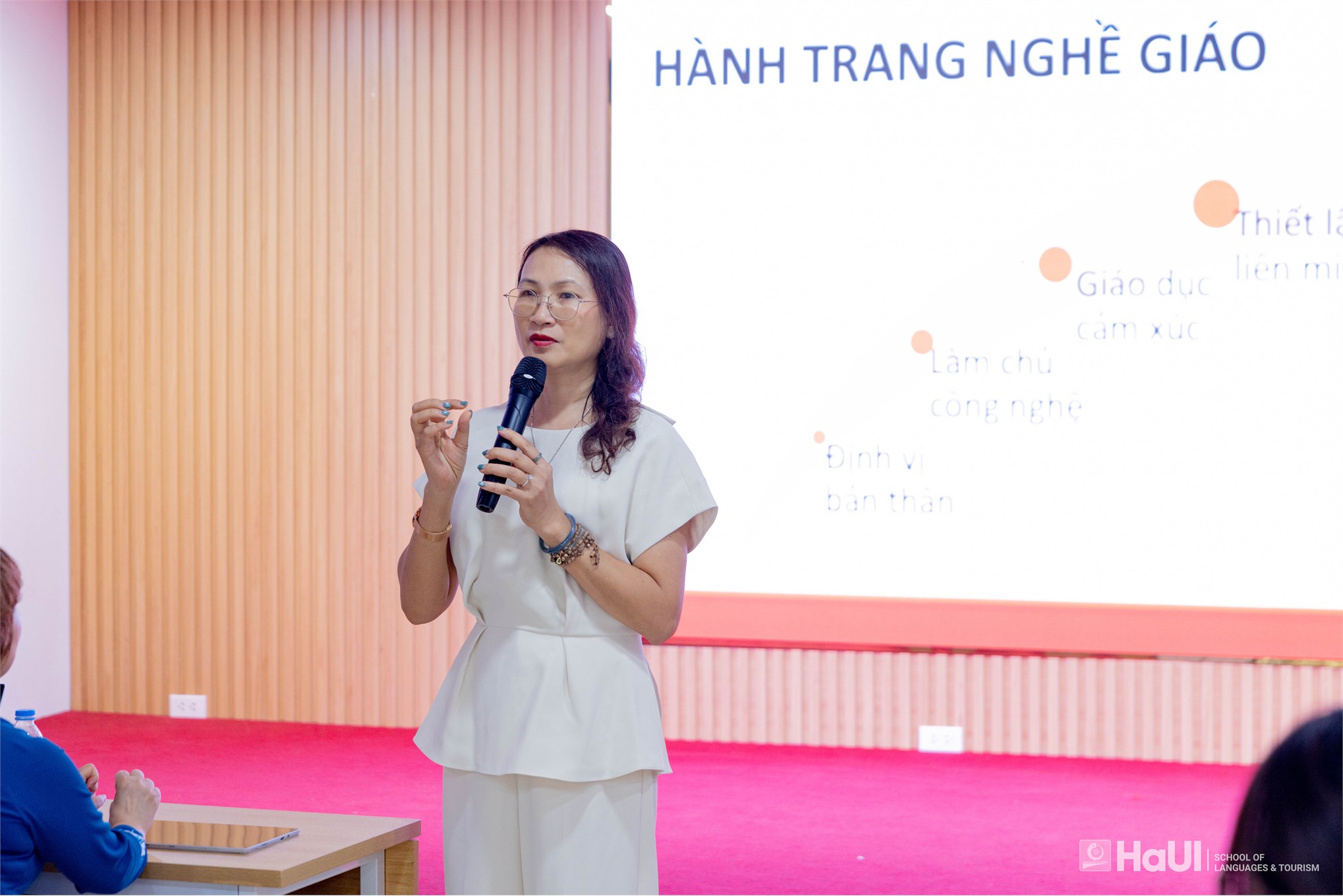 Nghề giáo trong bối cảnh mới: Cơ hội phát triển và yêu cầu thích ứng