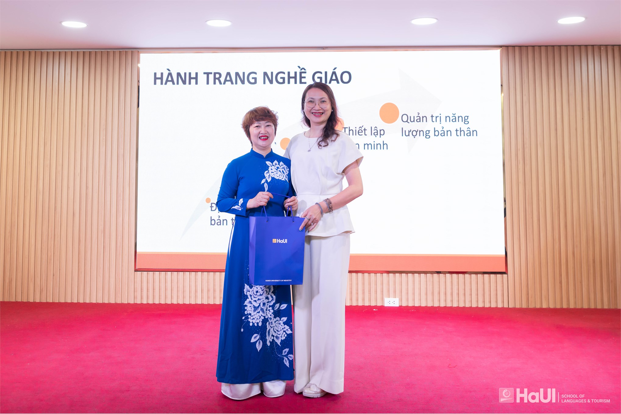 Nghề giáo trong bối cảnh mới: Cơ hội phát triển và yêu cầu thích ứng