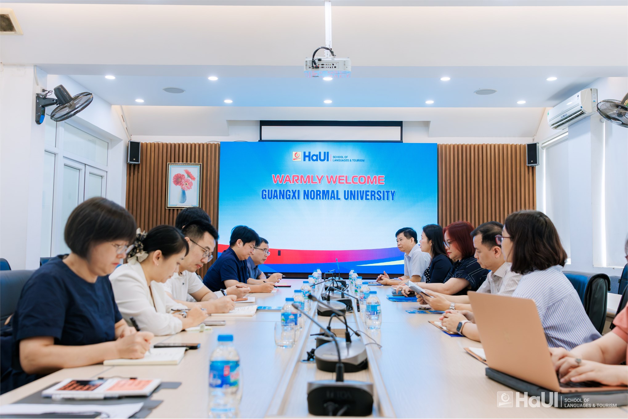 Trường Ngoại ngữ - Du lịch mở rộng hợp tác với Đại học Sư phạm Quảng Tây, Trung Quốc