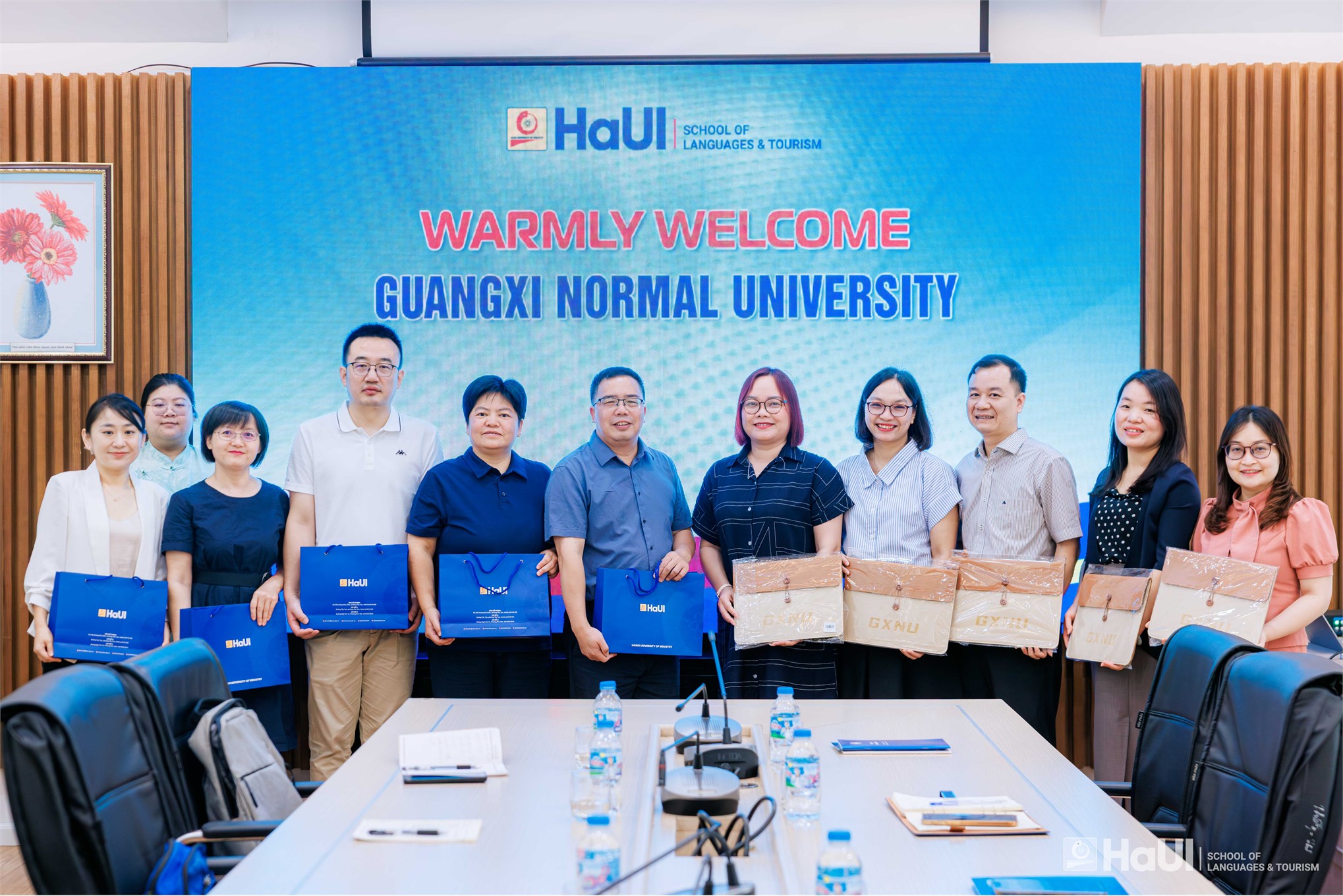 Trường Ngoại ngữ - Du lịch mở rộng hợp tác với Đại học Sư phạm Quảng Tây, Trung Quốc