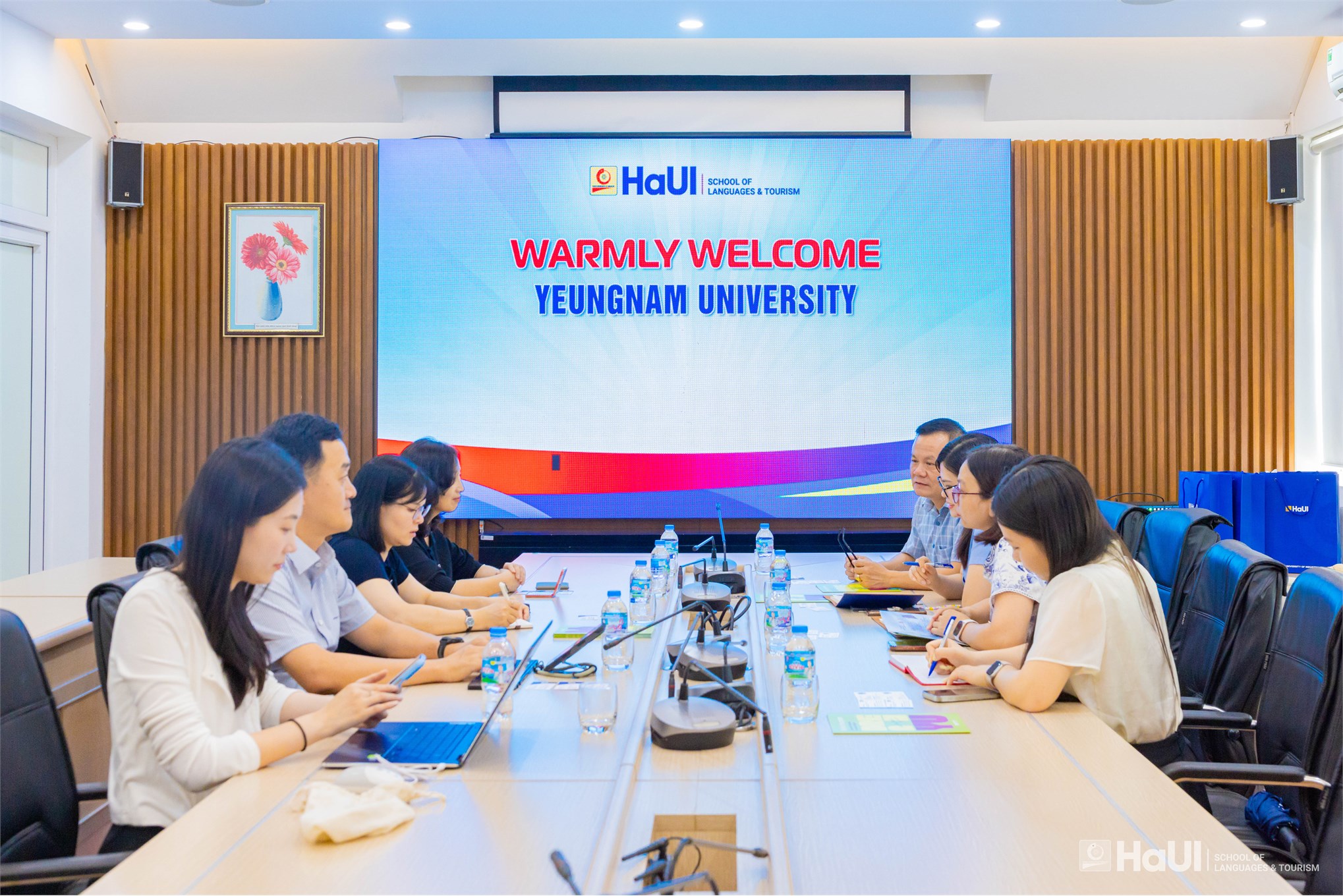 Trường Ngoại ngữ - Du lịch trao đổi cơ hội hợp tác với Trường Đại học Yeungnam, Hàn Quốc